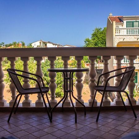 Apartments Mediterranean Sundance Vodice Exterior photo